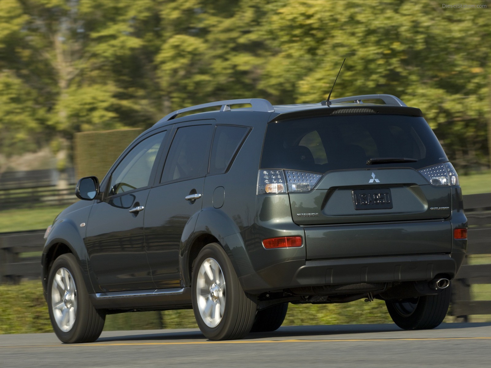 Mitsubishi Outlander ES